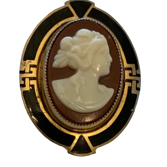 Stunning Antique Gold finish enameled Resin Cameo Art deco design brooch LG - Picture 3 of 7